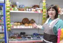 Оксана Рожкова из Шиловского района с помощью соцконтракта открыла в деревне магазин