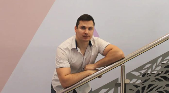 «Тонкая работа» Дмитрия Фитисова из Сасова помогает особенным детям раскрывать возможности