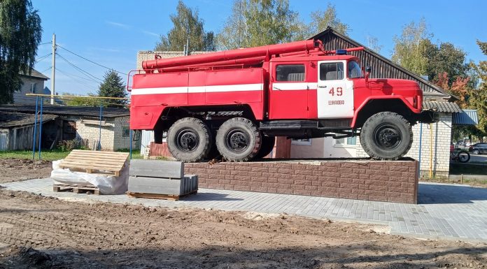 По программе поддержки местных инициатив в Шилове обустраивают сквер пожарных и спасателей